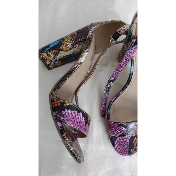 Report Sandals Womens Size 7 Purple Multi Snake Print Block Heel Ankle Strap - Picture 2 of 7